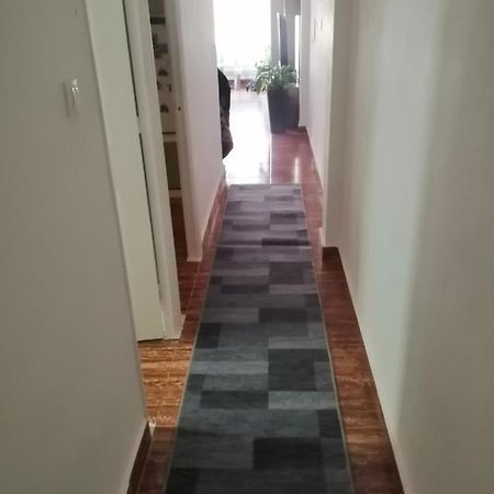 Schoene Wohnung Mit Wifi Und Parkplatz Auf Der Strasse Oliva Esterno foto