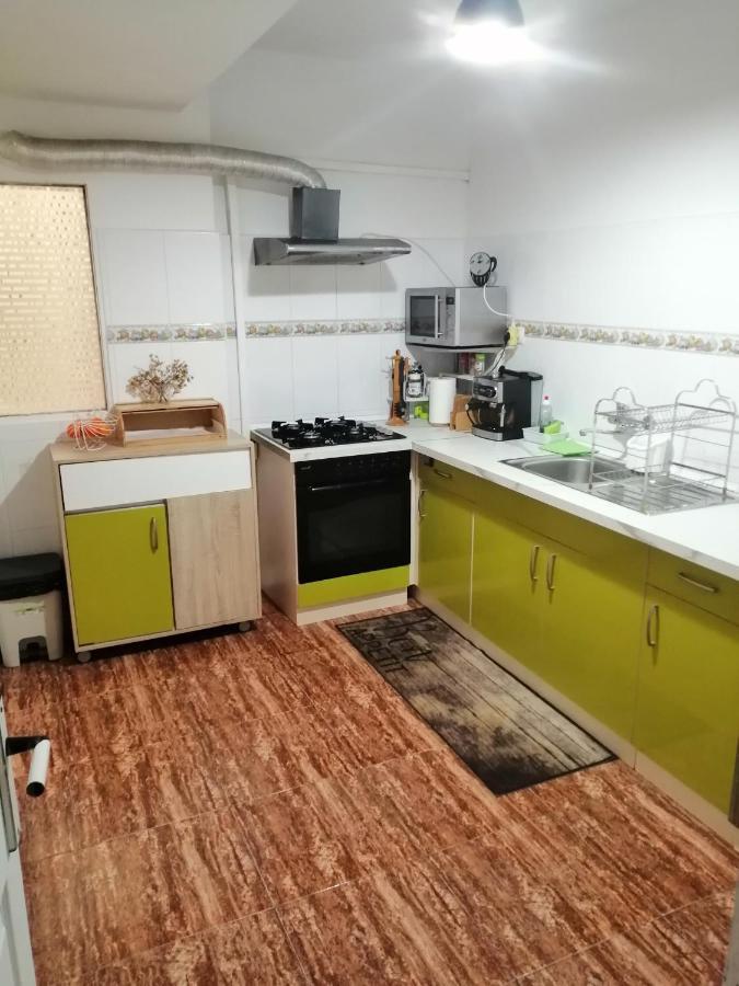 Schoene Wohnung Mit Wifi Und Parkplatz Auf Der Strasse Oliva Esterno foto